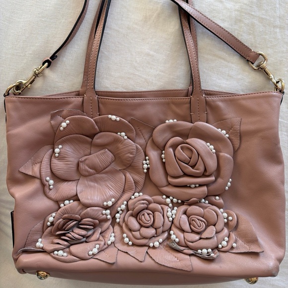 Valentino Garavani Handbags - Valentino Garavani Pink Floral Tote Euc